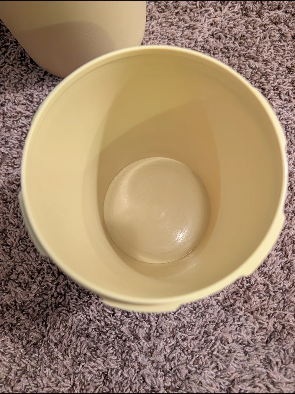 Tupperware pair storage